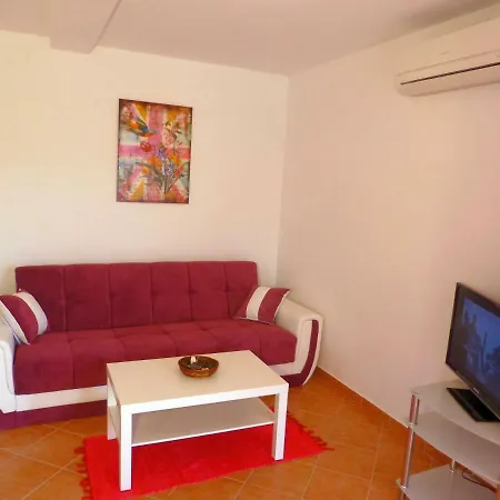 Apartament Kvesic *