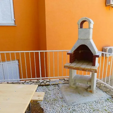Apartment Kvesic